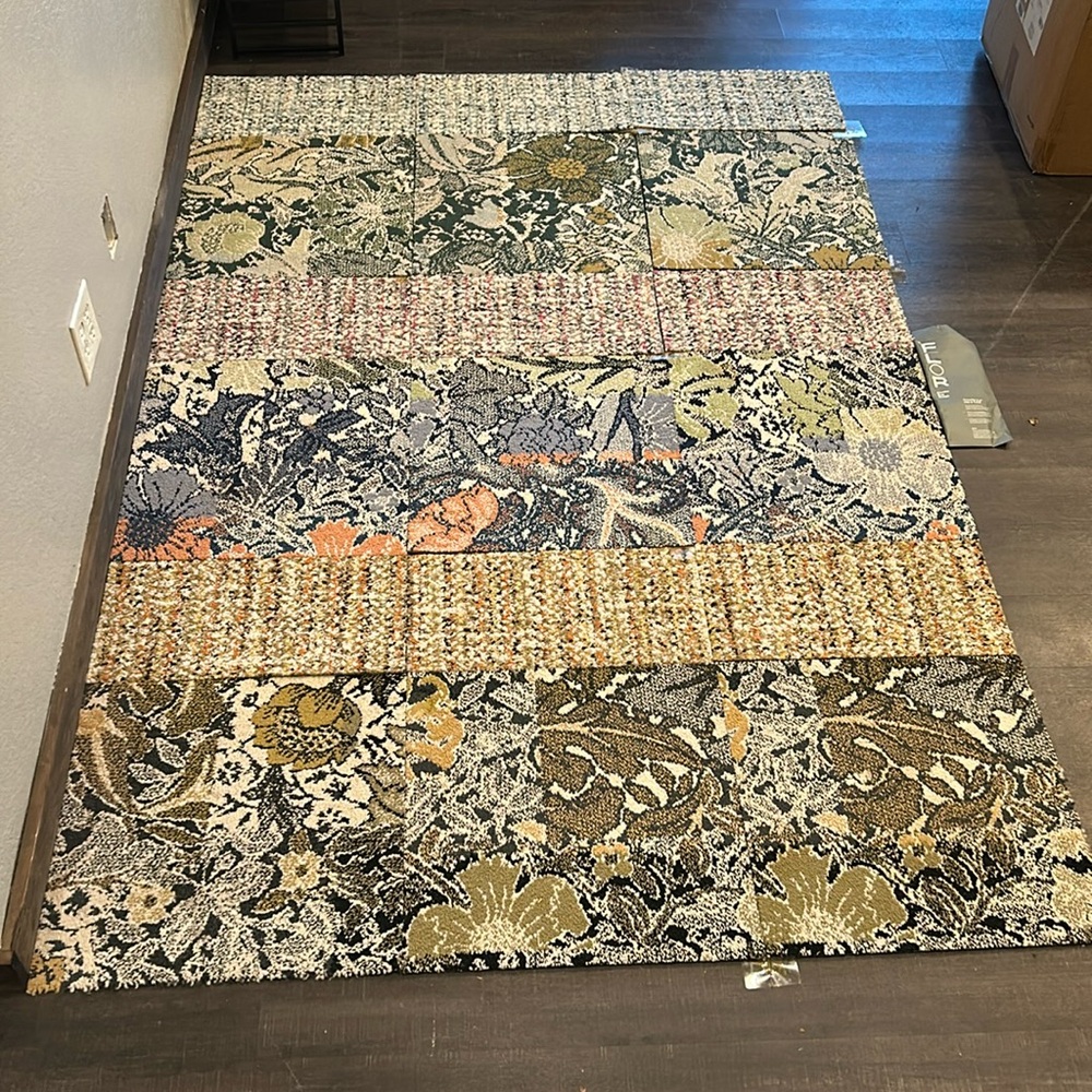 Excellent condition FLOR rug. 5x7